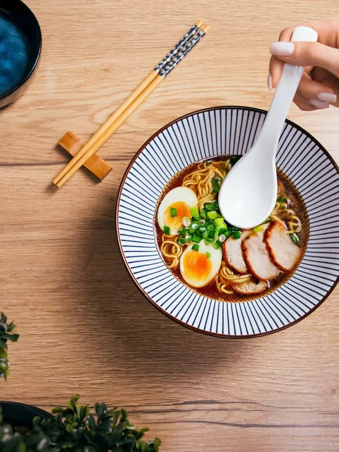 Zestaw do ramen SALADO porcelanowy w paski z brązowym rantem 21 cm