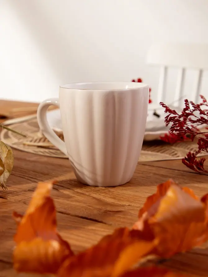 Kubek MELIDA porcelanowy ze złotą obwódką 0,38 l
