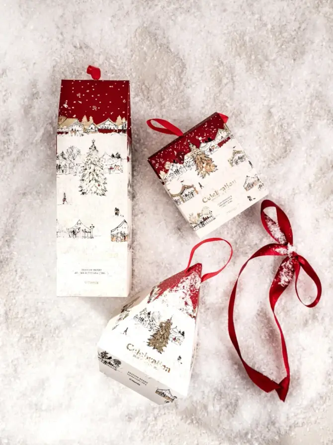 Świeca zapachowa CELEBRATION Festive Berry 100 g