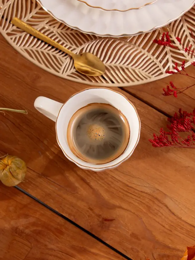 Kubek MELIDA porcelanowy ze złotą obwódką 0,38 l