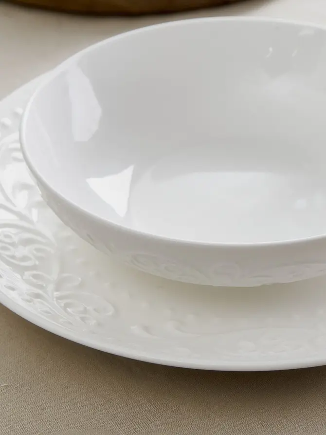 Talerz SYLIA porcelanowy głęboki biały z ornamentem 20 cm