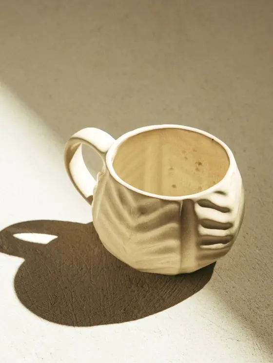 Kubek ALMOS porcelanowy baryłka w jodełkę 0,25 l