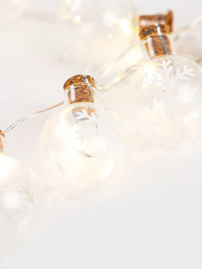 Lampki SPARKES okrągłe ze śnieżynką 15 LED, 170 cm