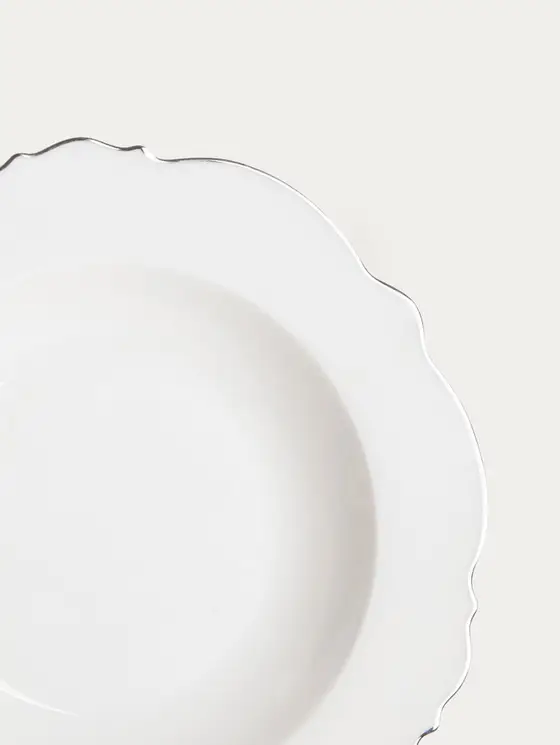 Talerz ELORIA porcelanowy głęboki ze srebrnym rantem 21 cm
